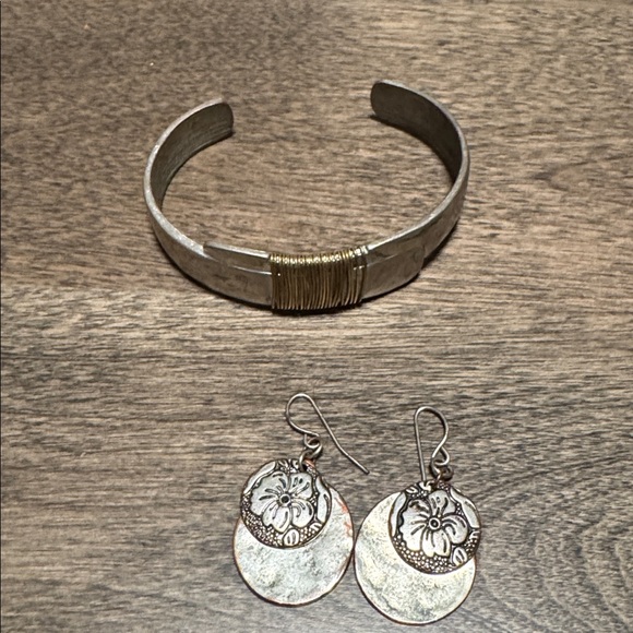 Silver bangle - Picture 5 of 6